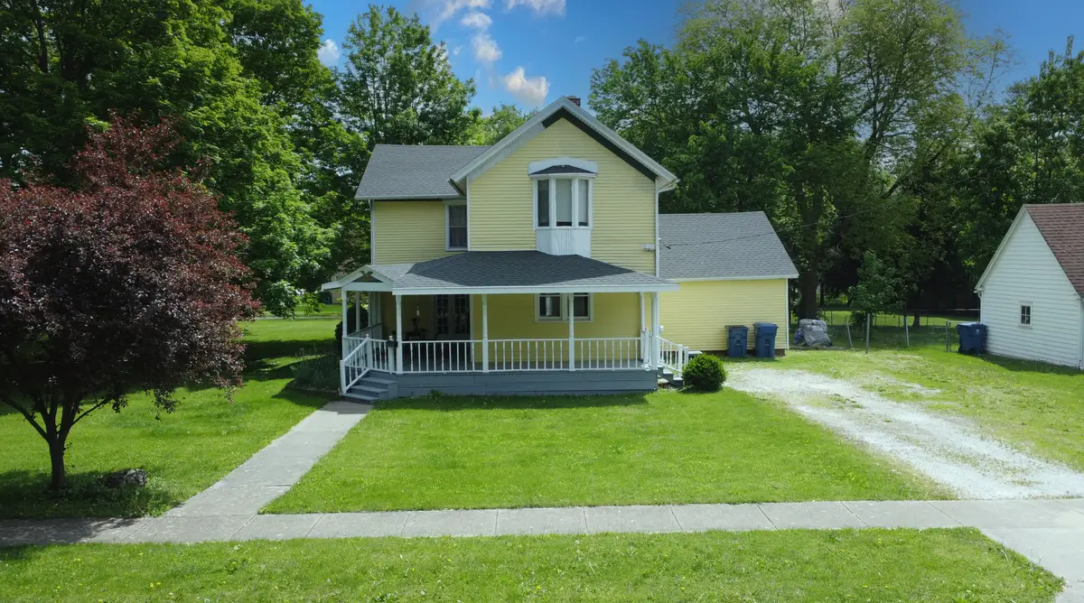 407 E Mulberry Street, Watseka, IL 60970 - #1
