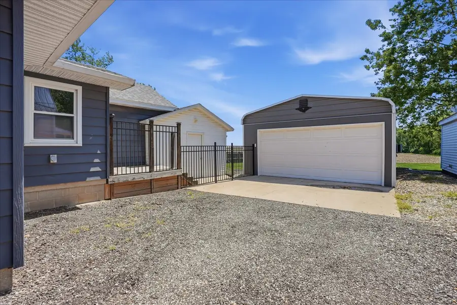 205 E Sullivan Street, Heyworth, IL 61745 - #2