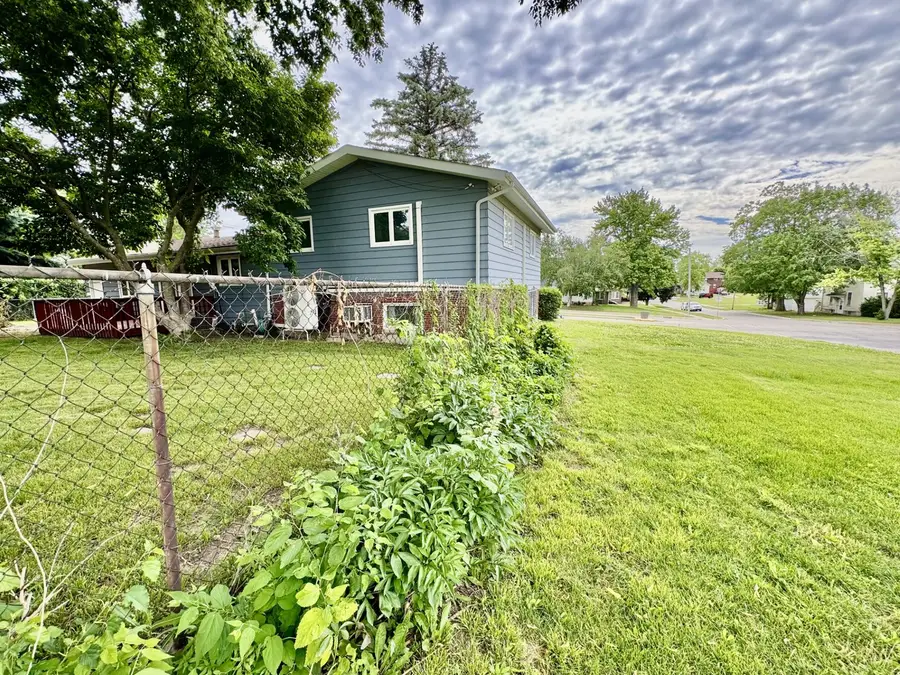 707 Bucklin Street, La Salle, IL 61301 - #3