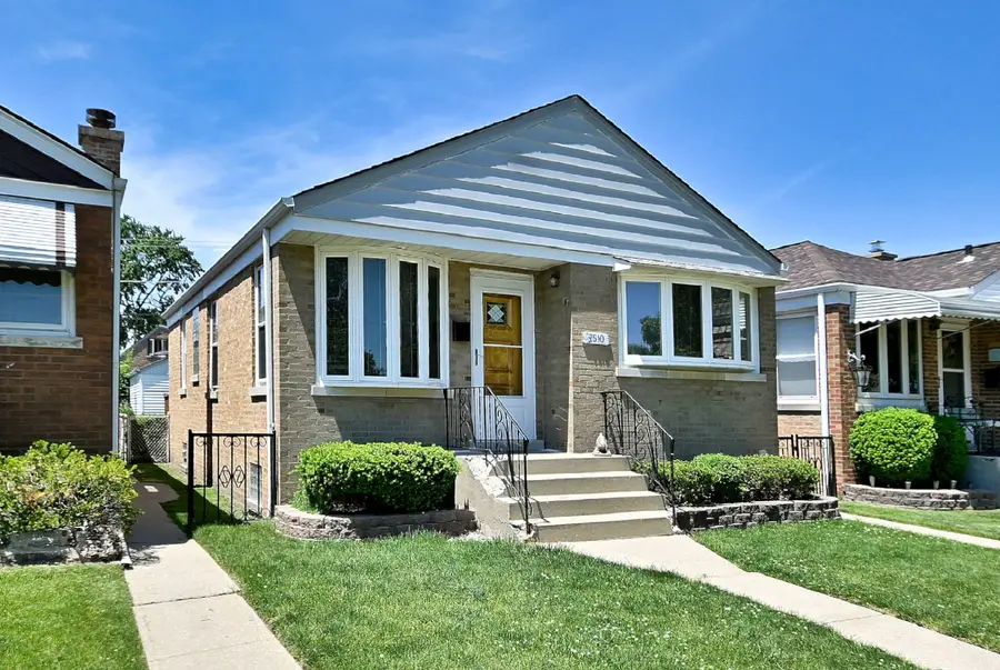 7510 N Oketo Avenue, Chicago, IL 60631 - #2
