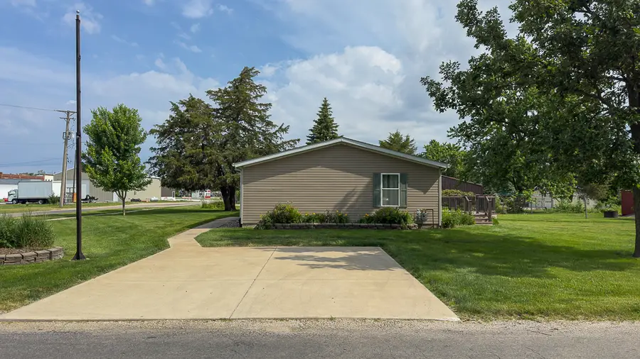 301 Oak Street, Minonk, IL 61760 - #3