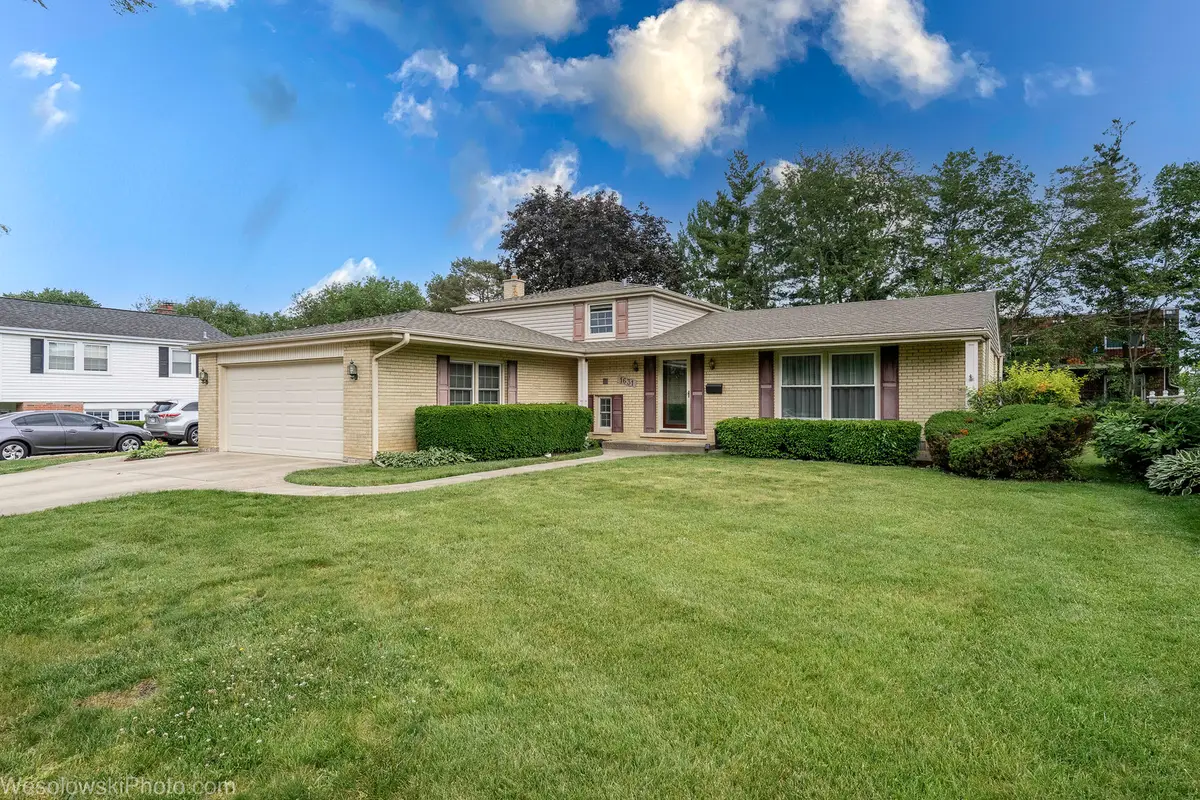 1631 S Surrey Ridge Drive, Arlington Heights, IL 60005 - #1