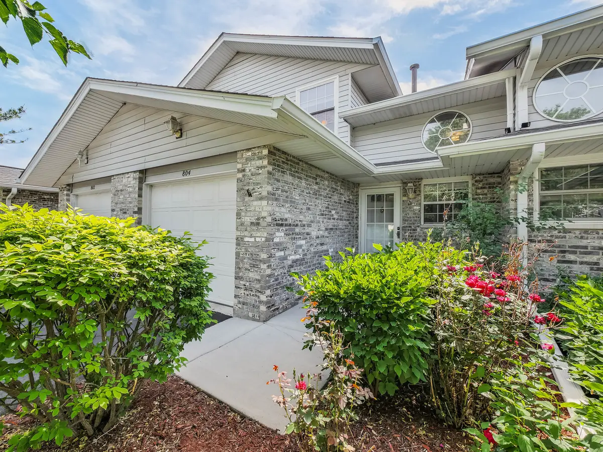 804 N Tamarac Boulevard, Addison, IL 60101 - #1