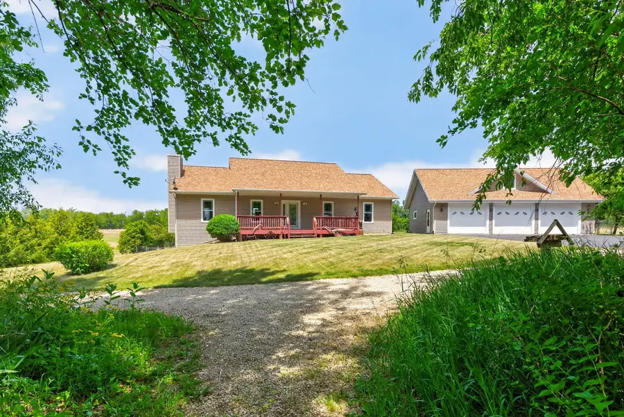 6880 E Cherry Hill Road, Ridott, IL 61067 - #3