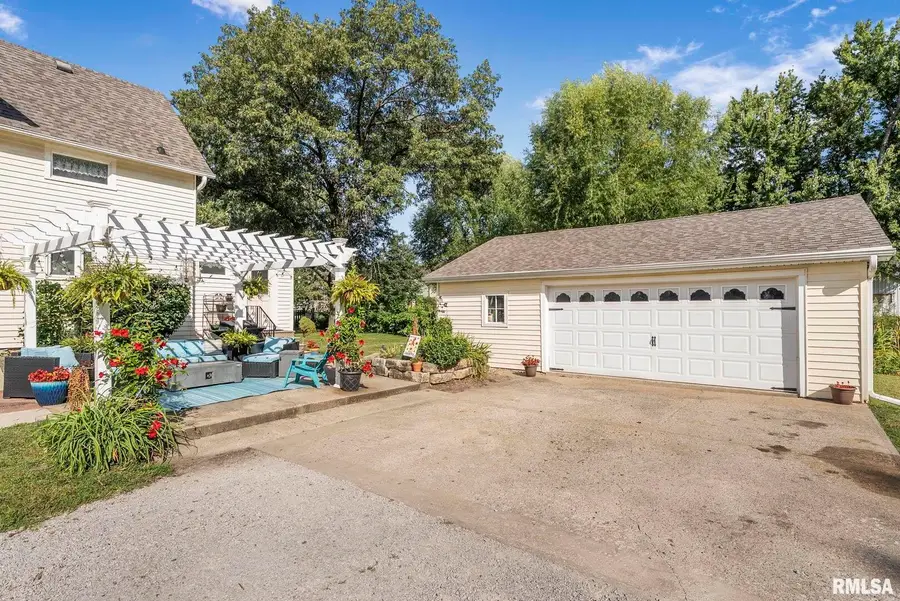109 W 6th Street, Wilton, IA 52778 - #2
