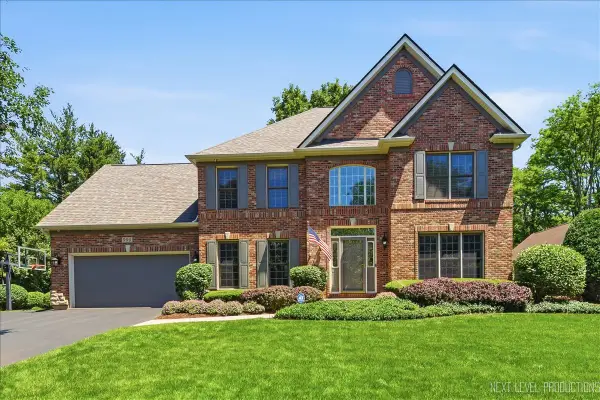 990 Pinecrest Drive, Sugar Grove, IL 60554