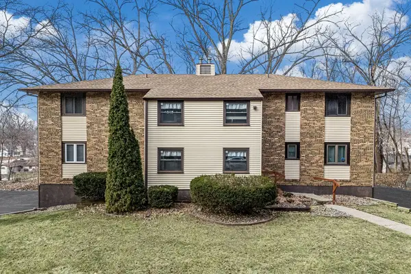 25 Cherry Hill Court, Hampton, IL 61256