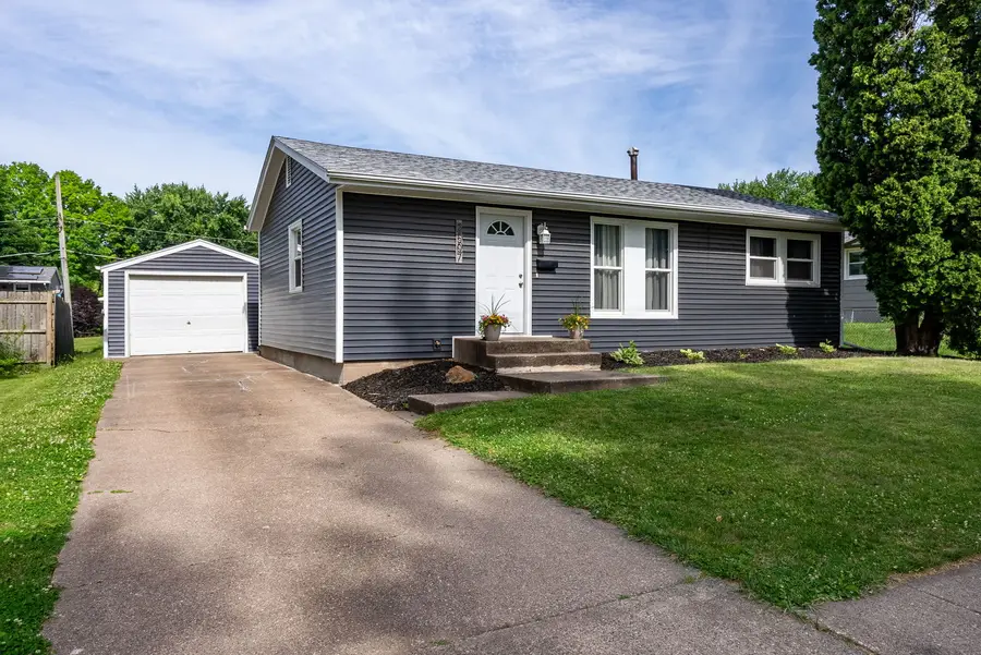 3507 38th Street, Moline, IL 61265 - #2