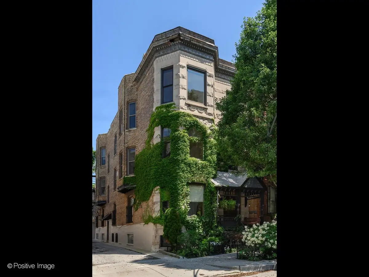 230 W Saint Paul Avenue, Chicago, IL 60614 - #1