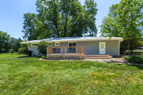 6701 221st Street N, Port Byron, IL 61275