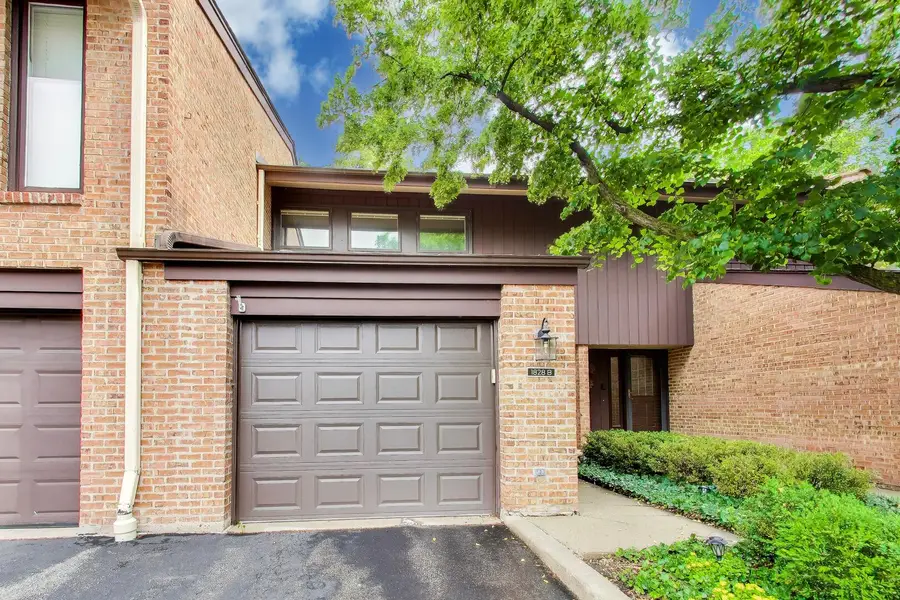 1828 Wildberry Drive #B, Glenview, IL 60025 - #2