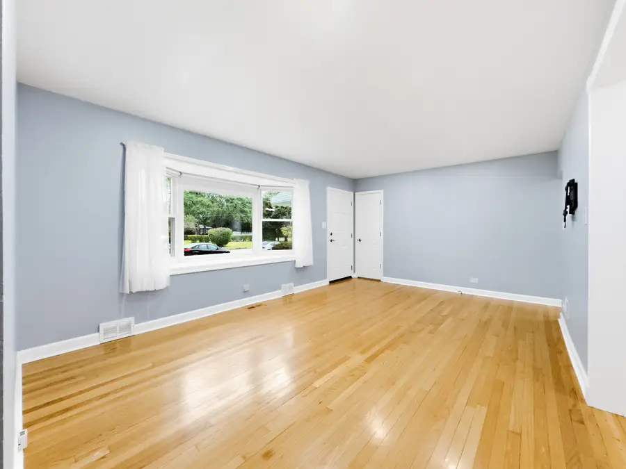 8022 Central Avenue, Morton Grove, IL 60053 - #3