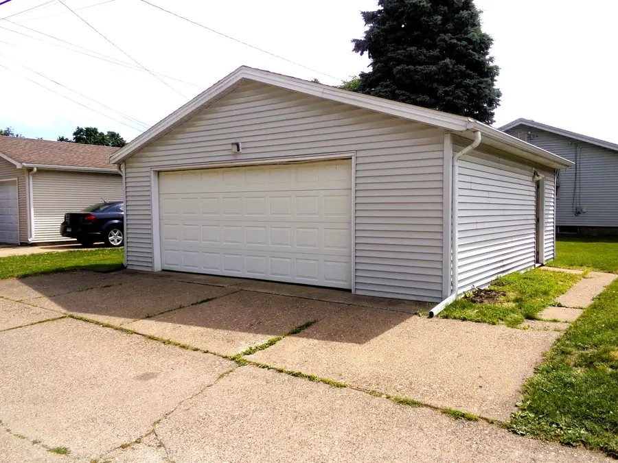 2224 15 1/2 Street, Rock Island, IL 61201 - #3