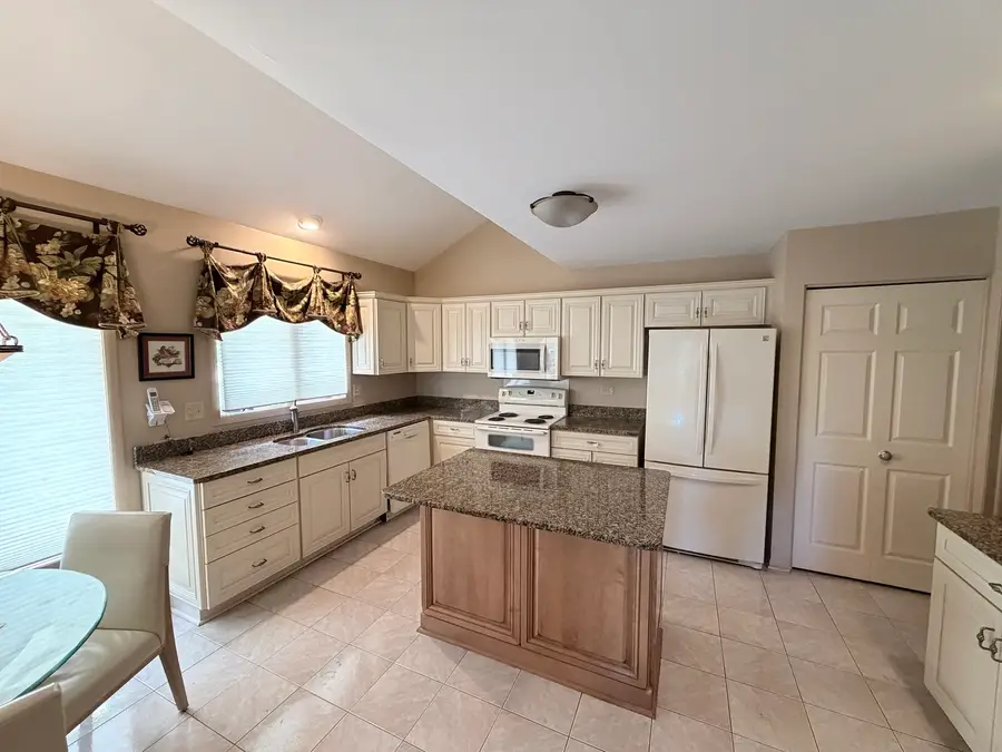 1159 Mistwood Lane #D, Downers Grove, IL 60515 - #2