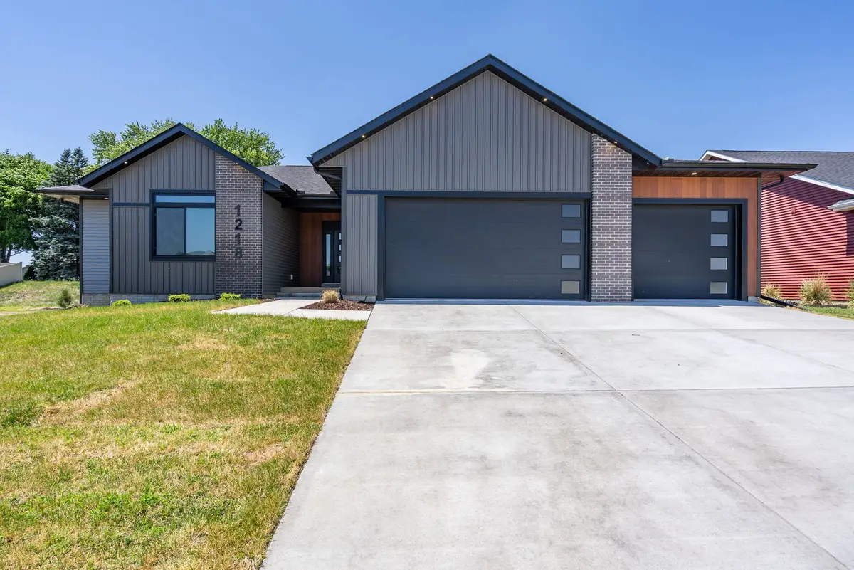 1218 S. 2nd Street, Eldridge, IA 52748 - #1