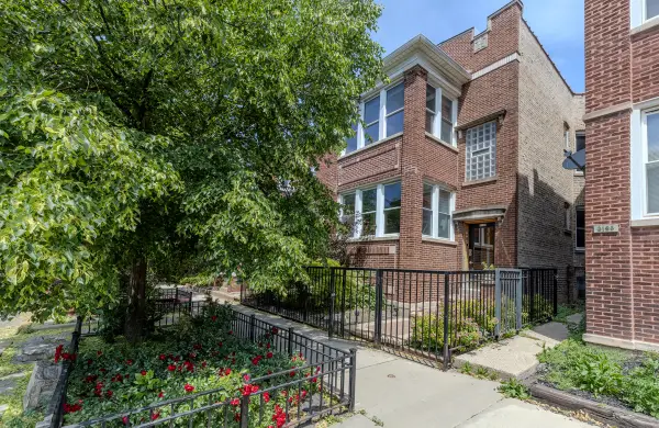 3130 W Wilson Avenue, Chicago, IL 60625