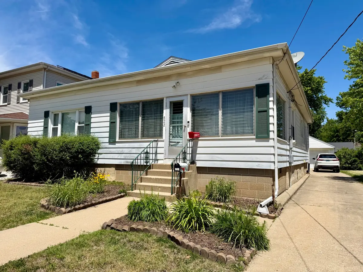 822 W Lafayette Street, Ottawa, IL 61350 - #1
