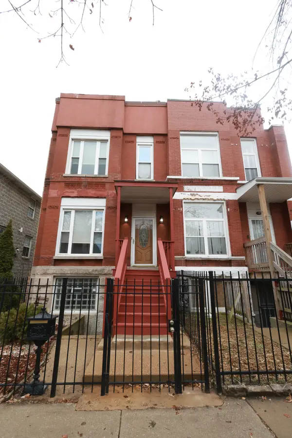 3651 S Giles Avenue, Chicago, IL 60653