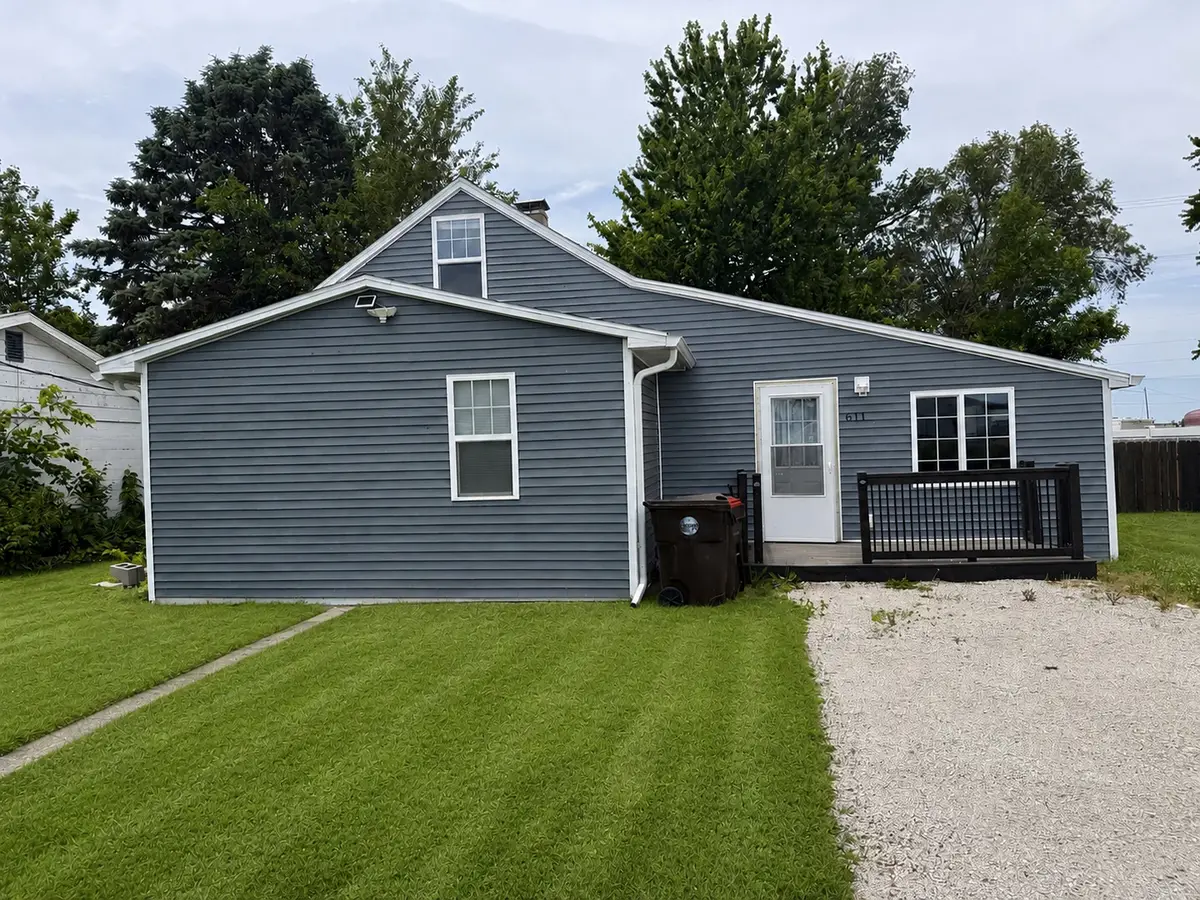 611 N Chestnut Street, Wapella, IL 61777 - #1
