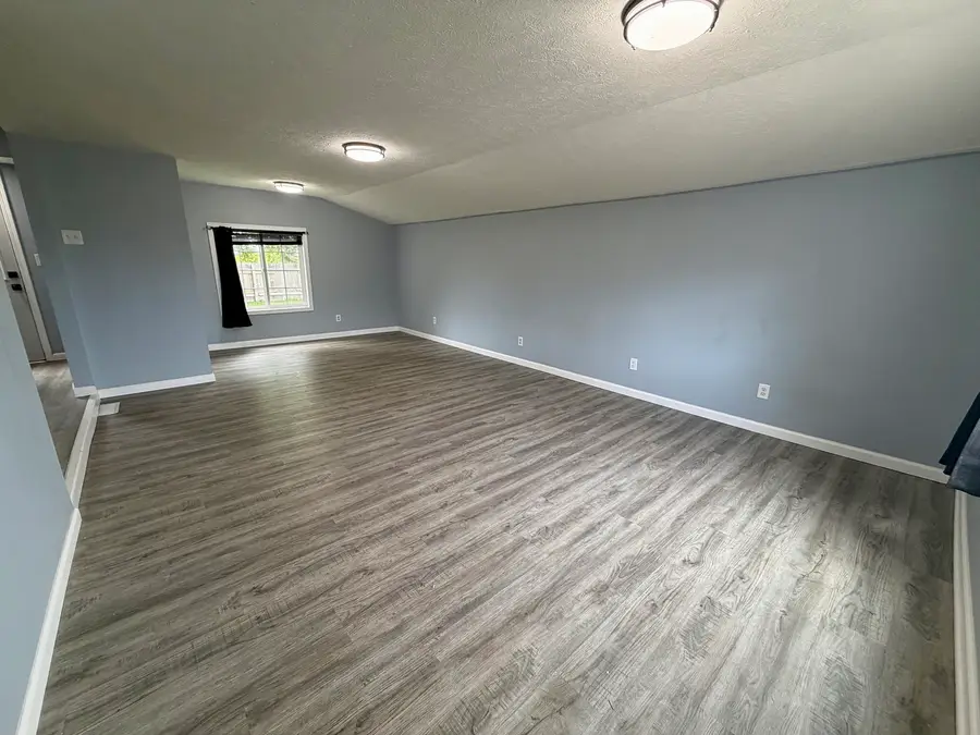 611 N Chestnut Street, Wapella, IL 61777 - #3