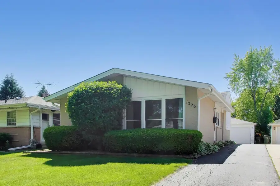 1326 S Dunton Avenue, Arlington Heights, IL 60005 - #2