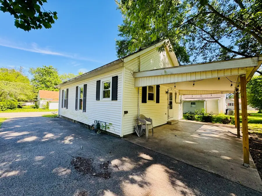 404 N Otis Street, Marion, IL 62959 - #3