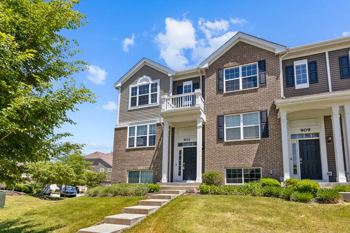 911 Charlton Lane, Naperville, IL 60563 - #1