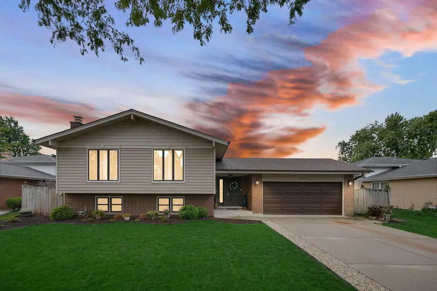1629 Claremont Drive, Darien, IL 60561 - #2