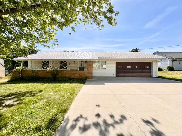 1203 4th Avenue, Dixon, IL 61021
