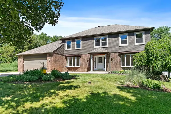 1439 Blackhawk Drive, Schaumburg, IL 60193