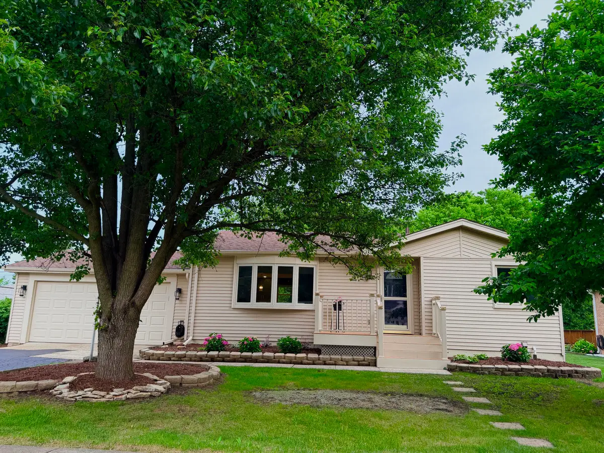 5640 W 84th Street, Burbank, IL 60459 - #1