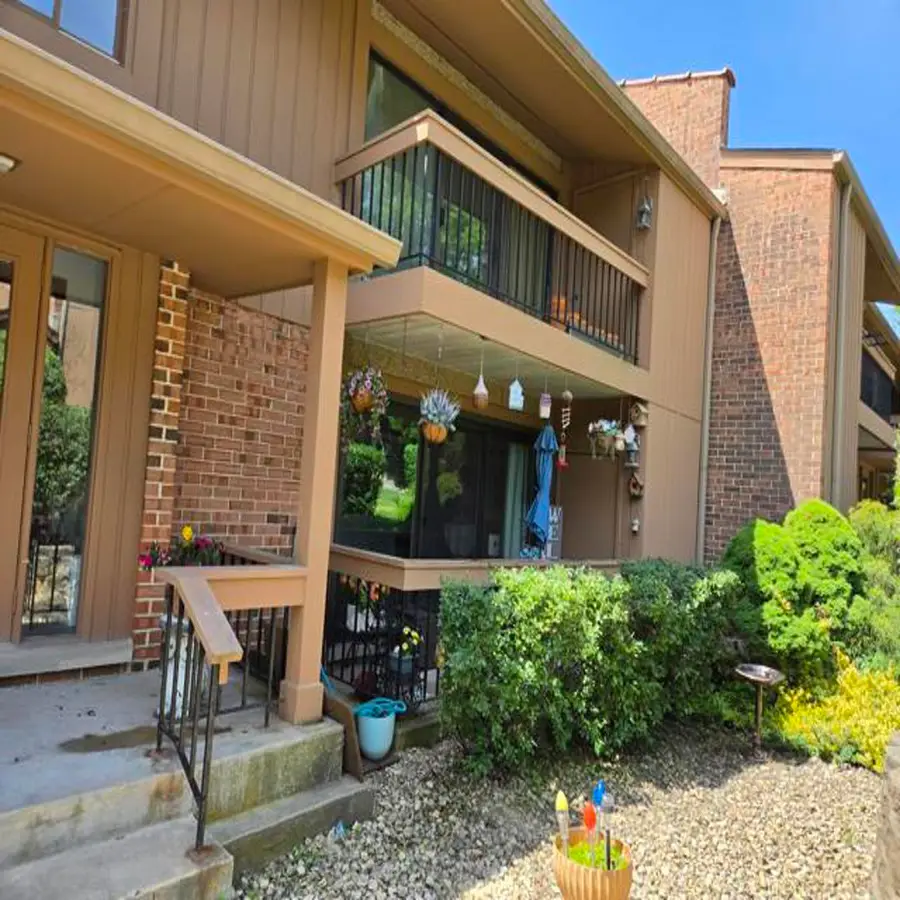 8090 Garfield Avenue #3-1, Burr Ridge, IL 60527 - #2
