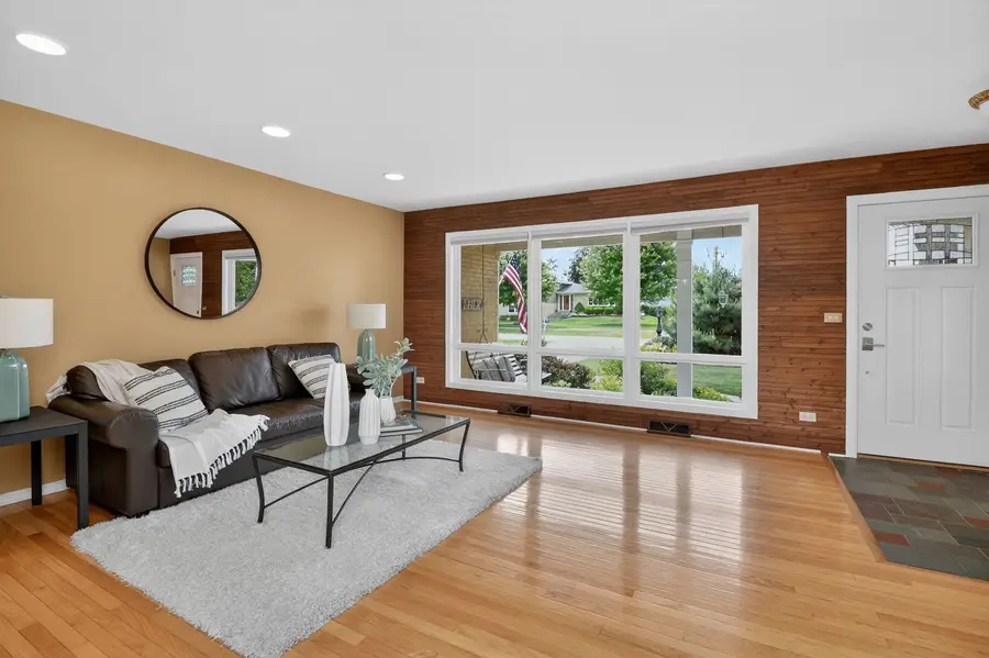 700 E Turner Avenue, Roselle, IL 60172 - #3