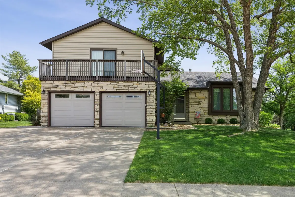 3160 Hartford Drive, Bettendorf, IA 52722 - #1