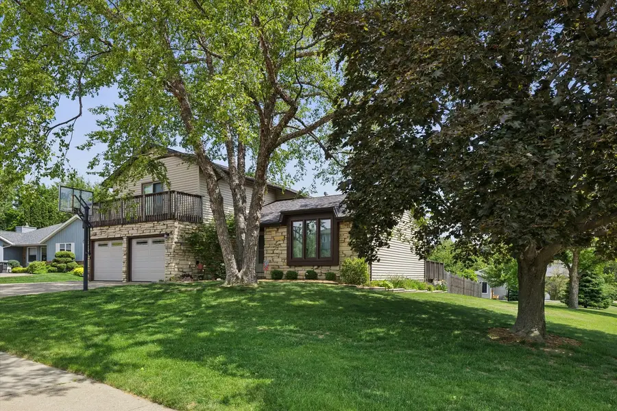 3160 Hartford Drive, Bettendorf, IA 52722 - #2