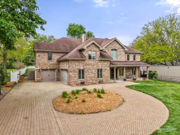 10S060 Clarendon Hills Road, Willowbrook, IL 60527