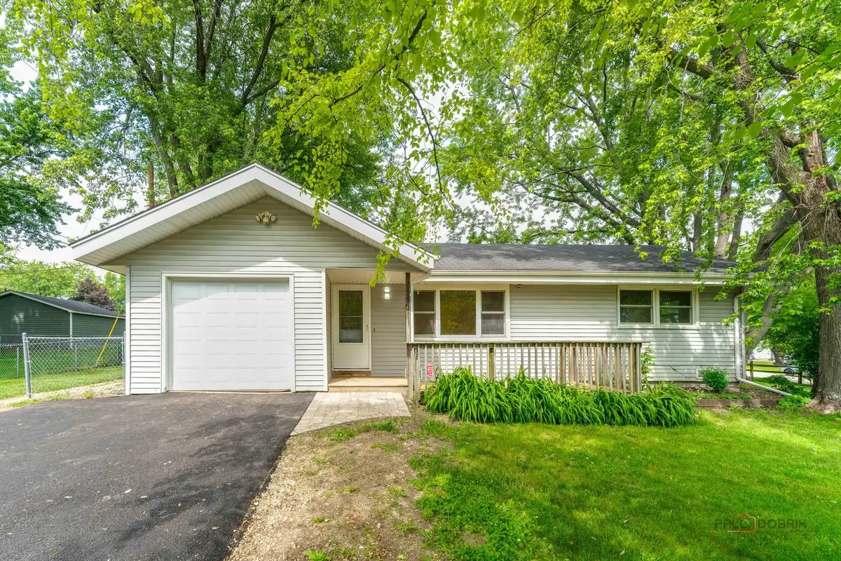 200 S Beck Road, Lindenhurst, IL 60046 - #1