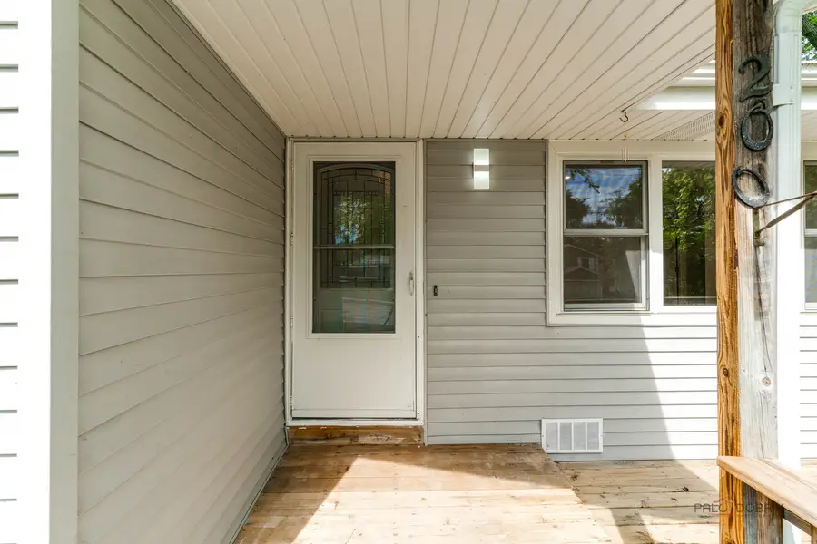 200 S Beck Road, Lindenhurst, IL 60046 - #3