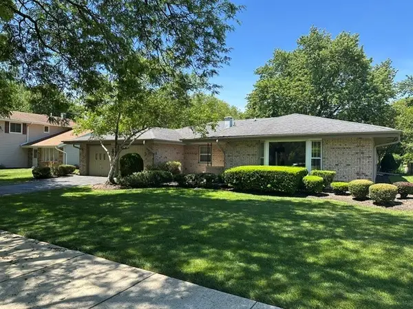 214 S Walnut Lane, Schaumburg, IL 60193