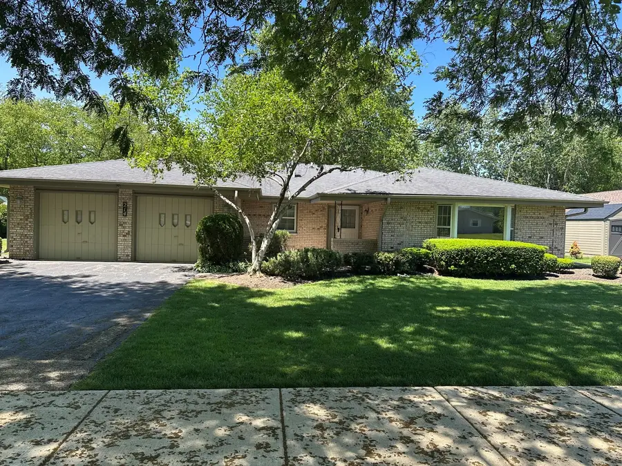 214 S Walnut Lane, Schaumburg, IL 60193 - #2