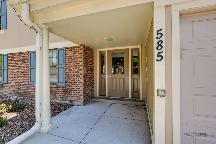 585 Williamsburg Court #D2, Wheeling, IL 60090 - #3