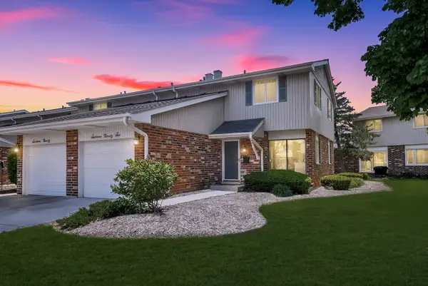 1696 Darwin Court, Wheaton, IL 60189