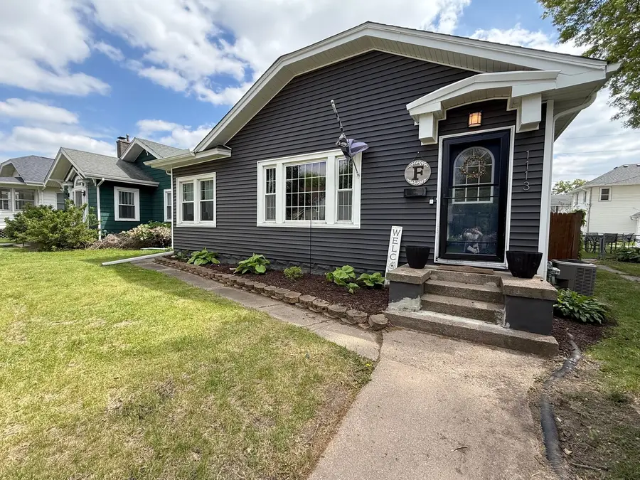 1113 E Central Park Avenue, Davenport, IA 52803 - #3