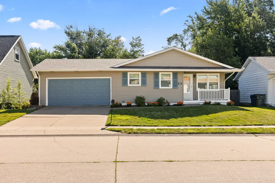 6345 N Hazelwood Avenue, Davenport, IA 52806 - #3