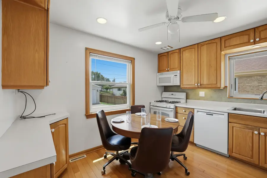 6837 Davis Street, Morton Grove, IL 60053 - #3
