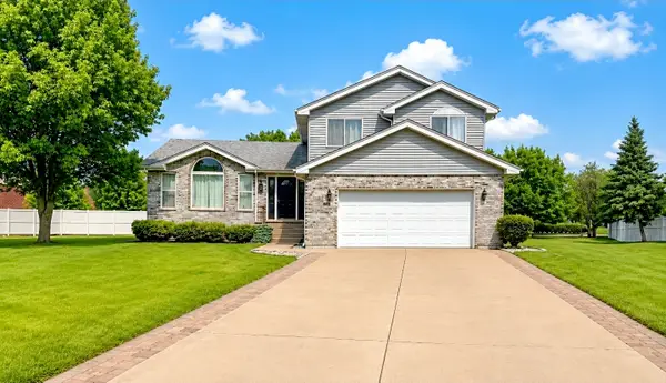 802 Winnebago Court, Romeoville, IL 60446