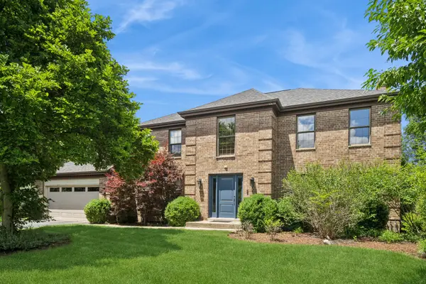 4220 Terri Lyn Lane, Northbrook, IL 60062