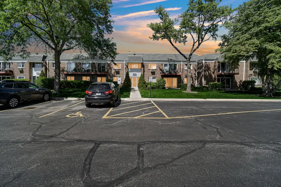 10369 Dearlove Road #1F, Glenview, IL 60025 - #2