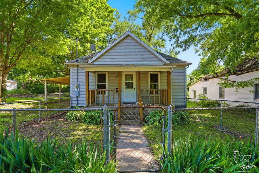 714 W South 9th Street, Shelbyville, IL 62565 - #2
