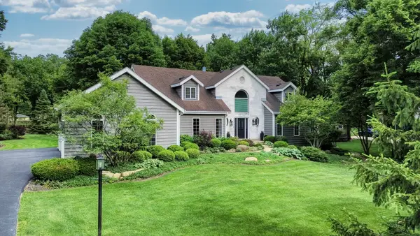 2S025 Twin Oaks Drive, Wheaton, IL 60189